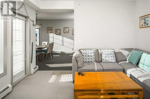 401, 70 Royal Oak Plaza Nw, Calgary, AB - Indoor Photo Showing Living Room