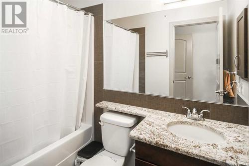 401, 70 Royal Oak Plaza Nw, Calgary, AB - Indoor Photo Showing Bathroom