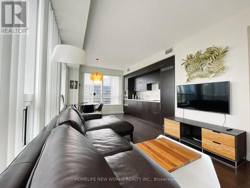 2002 - 2 Anndale Drive, Toronto, ON - Indoor Photo Showing Living Room