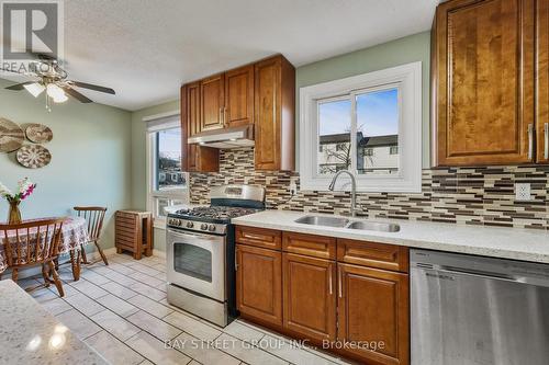 30 - 80 Old Country Drive, Kitchener, ON - Indoor Photo Showing Kitchen With Double Sink