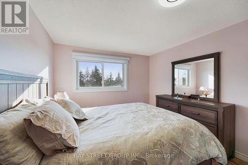 30 - 80 Old Country Drive, Kitchener, ON - Indoor Photo Showing Bedroom