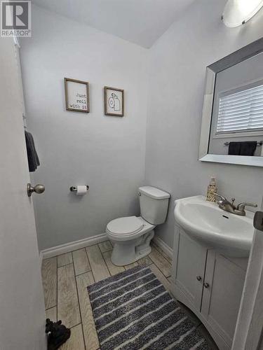 131 Wolverine Drive, Fort Mcmurray, AB - Indoor Photo Showing Bathroom