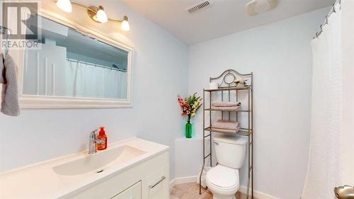 131 Wolverine Drive, Fort Mcmurray, AB - Indoor Photo Showing Bathroom