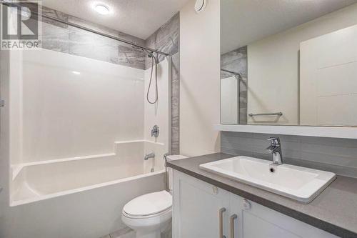 5301, 100 Walgrove Court Se, Calgary, AB - Indoor Photo Showing Bathroom