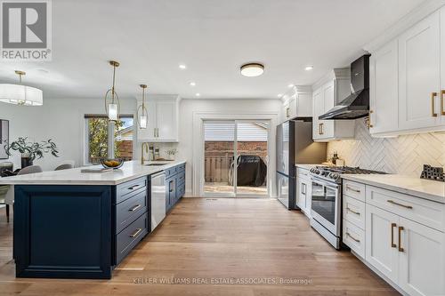 20 Suburban Drive, Mississauga, ON - Indoor Photo Showing Kitchen With Upgraded Kitchen