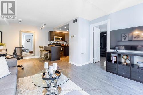 2001 - 55 Centre Ave Avenue, Toronto, ON - Indoor Photo Showing Living Room