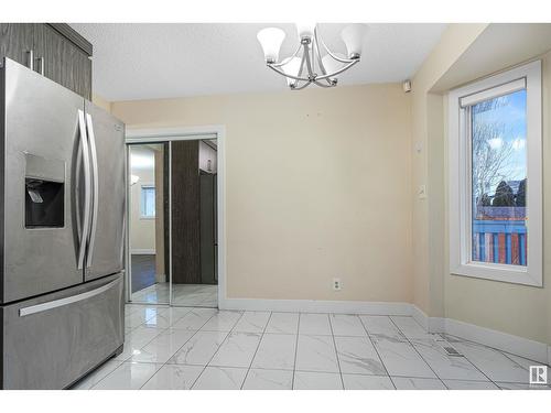 1207 54 St Nw, Edmonton, AB - Indoor