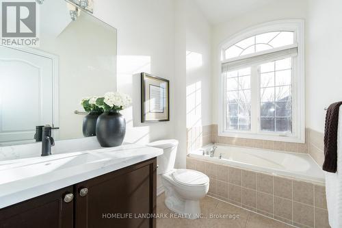 1261 Jezero Crescent, Oakville, ON - Indoor Photo Showing Bathroom