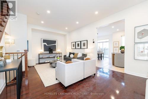 1261 Jezero Crescent, Oakville, ON - Indoor Photo Showing Living Room