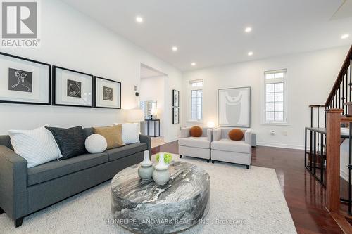 1261 Jezero Crescent, Oakville, ON - Indoor Photo Showing Living Room