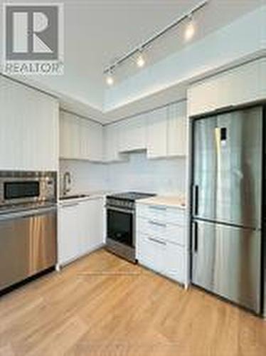 1204 - 18 Maitland Terrace, Toronto, ON - Indoor Photo Showing Kitchen