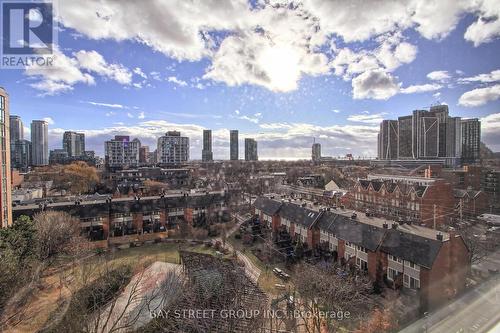 913 - 705 King Street W, Toronto, ON - Outdoor With View