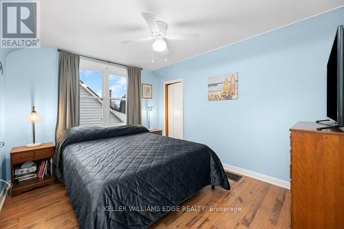 678 Brighton Avenue, Hamilton, ON - Indoor Photo Showing Bedroom