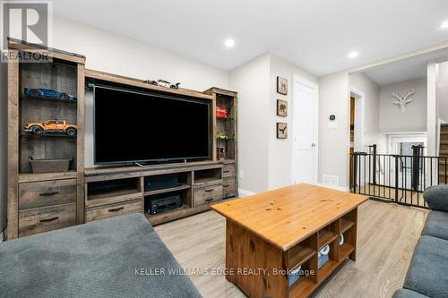 678 Brighton Avenue, Hamilton, ON - Indoor