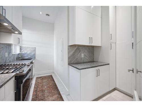 10088 121 Street, Surrey, BC - Indoor Photo Showing Kitchen