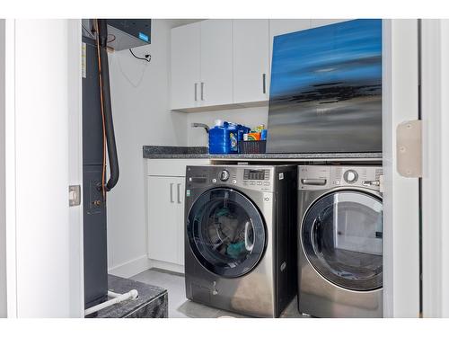 10088 121 Street, Surrey, BC - Indoor Photo Showing Laundry Room