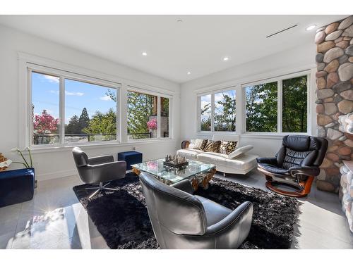 10088 121 Street, Surrey, BC - Indoor Photo Showing Living Room