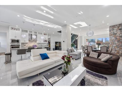 10088 121 Street, Surrey, BC - Indoor Photo Showing Living Room