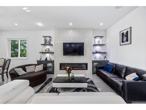 10088 121 Street, Surrey, BC - Indoor Photo Showing Living Room With Fireplace