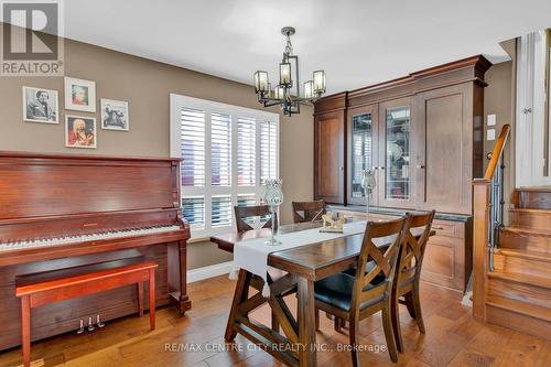 3129 Sandcliffe Court, Burlington (Headon), ON - Indoor Photo Showing Dining Room