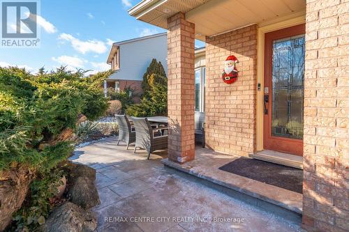 3129 Sandcliffe Court, Burlington (Headon), ON - Outdoor With Exterior