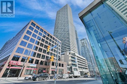 5303 - 2221 Yonge Street, Toronto, ON - Outdoor With Facade