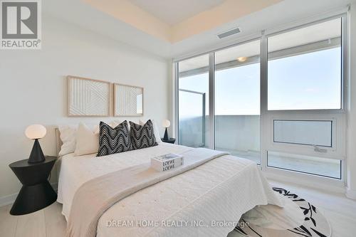 5303 - 2221 Yonge Street, Toronto, ON - Indoor Photo Showing Bedroom