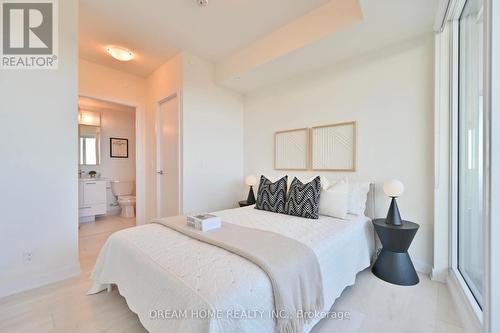 5303 - 2221 Yonge Street, Toronto, ON - Indoor Photo Showing Bedroom