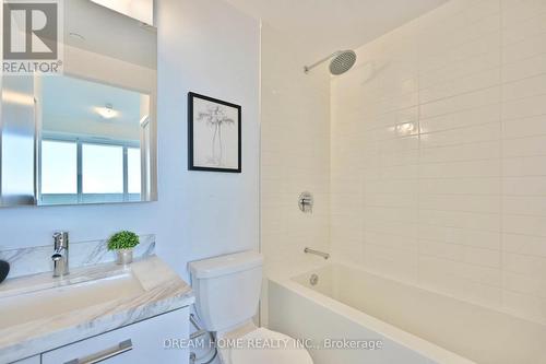 5303 - 2221 Yonge Street, Toronto, ON - Indoor Photo Showing Bathroom