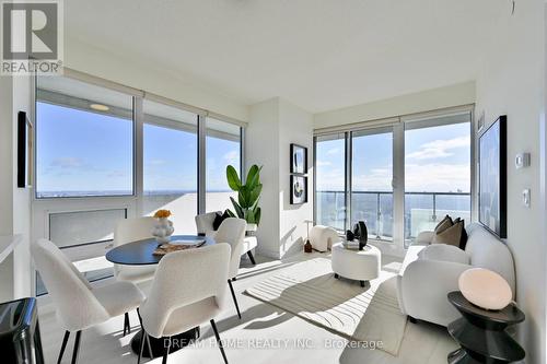 5303 - 2221 Yonge Street, Toronto, ON - Indoor Photo Showing Living Room