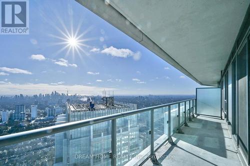 5303 - 2221 Yonge Street, Toronto, ON - Outdoor With View