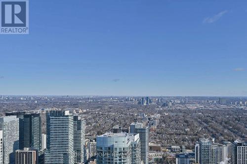 5303 - 2221 Yonge Street, Toronto, ON - Outdoor With View