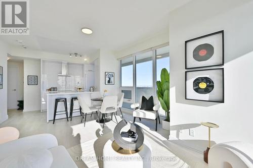 5303 - 2221 Yonge Street, Toronto, ON - Indoor Photo Showing Dining Room