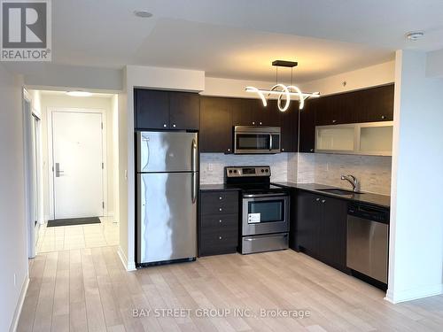 3306 - 275 Yorkland Road, Toronto, ON - Indoor Photo Showing Kitchen