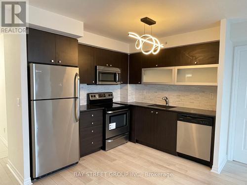 3306 - 275 Yorkland Road, Toronto, ON - Indoor Photo Showing Kitchen