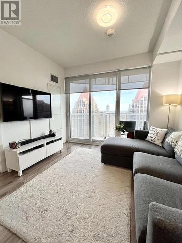 2605 - 4065 Confederation Parkway, Mississauga, ON - Indoor Photo Showing Living Room