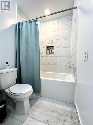 2605 - 4065 Confederation Parkway, Mississauga, ON - Indoor Photo Showing Bathroom