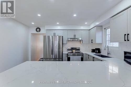 55 Wilkes Crescent, Toronto, ON - Indoor Photo Showing Kitchen With Upgraded Kitchen