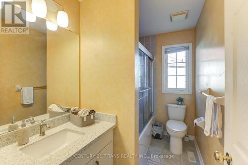 55 Wilkes Crescent, Toronto, ON - Indoor Photo Showing Bathroom