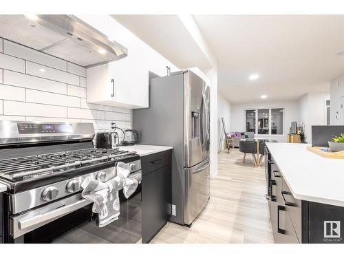 5016 Kinney Li Sw, Edmonton, AB - Indoor Photo Showing Kitchen With Stainless Steel Kitchen