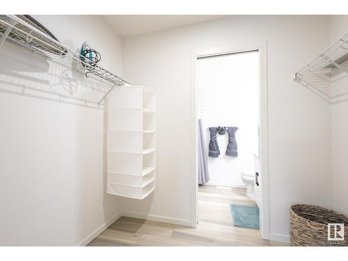 5016 Kinney Li Sw, Edmonton, AB - Indoor With Storage