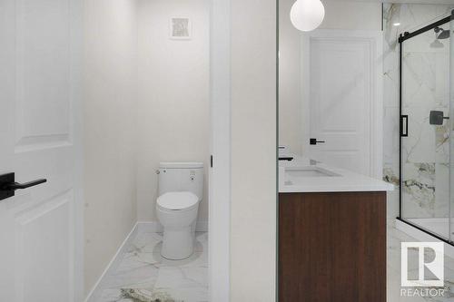 3313 Chickadee Dr Nw, Edmonton, AB - Indoor Photo Showing Bathroom