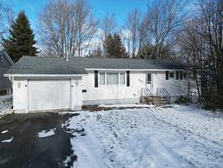 405 Wetmore RD  Fredericton, NB E3B 5L4