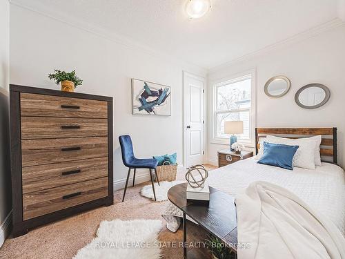 187 Summerhill Ave, Hamilton, ON - Indoor Photo Showing Bedroom