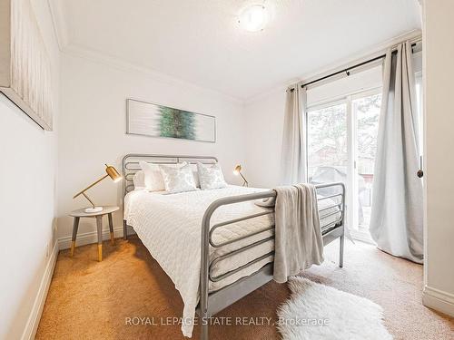 187 Summerhill Ave, Hamilton, ON - Indoor Photo Showing Bedroom