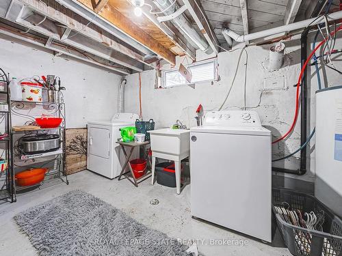 187 Summerhill Ave, Hamilton, ON - Indoor Photo Showing Laundry Room