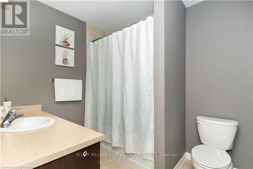 29 Appleby Street, Kitchener, ON - Indoor Photo Showing Bathroom