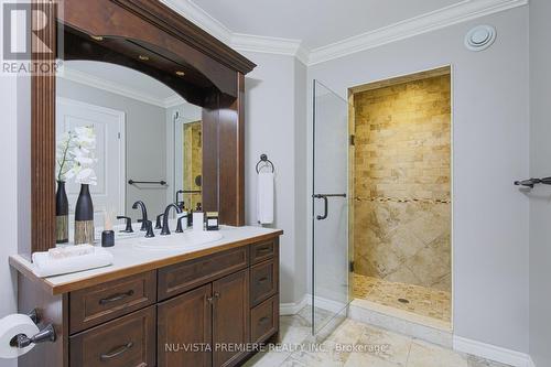 1233 Thamesridge Crescent, London, ON - Indoor Photo Showing Bathroom