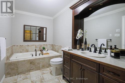 1233 Thamesridge Crescent, London, ON - Indoor Photo Showing Bathroom