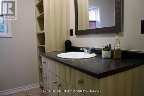 7 Cluny Avenue, Hamilton, ON - Indoor Photo Showing Bathroom